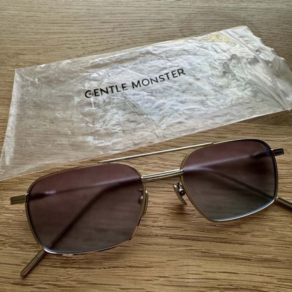 Gentle Monster Sunglasses M01 Womens